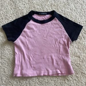Brandy Melville cropped pink and black baseball tee